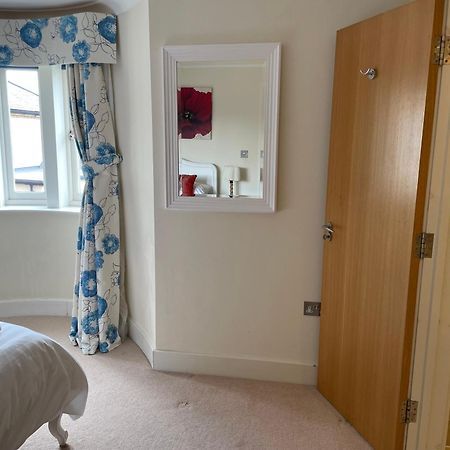 Top Floor En-Suite Double Bedrooms With Great View Of Windsor Castle & Free Parking Esterno foto