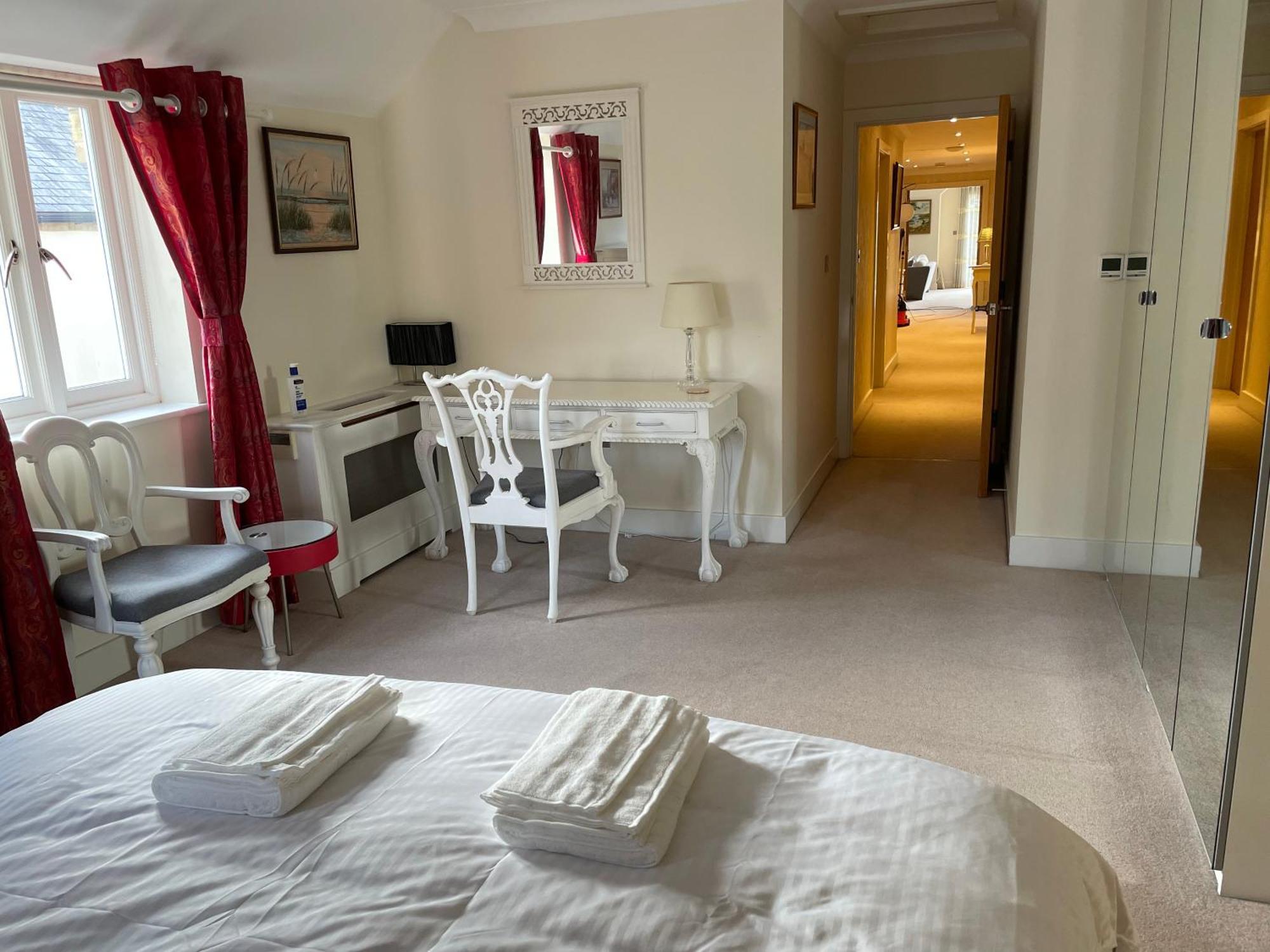 Top Floor En-Suite Double Bedrooms With Great View Of Windsor Castle & Free Parking Esterno foto