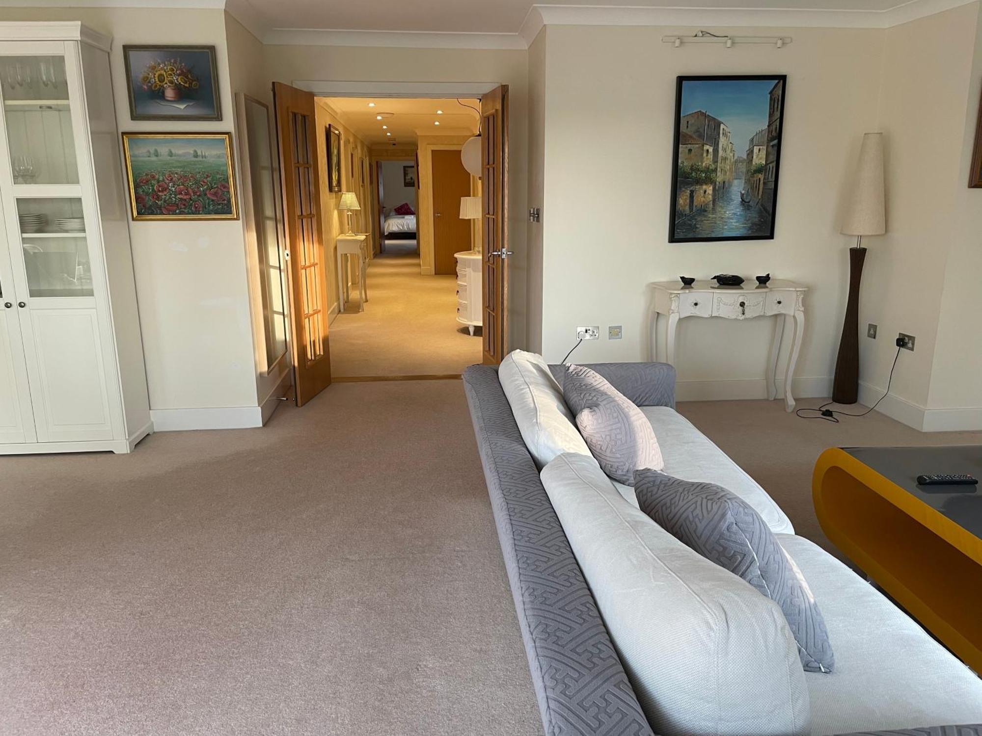 Top Floor En-Suite Double Bedrooms With Great View Of Windsor Castle & Free Parking Esterno foto