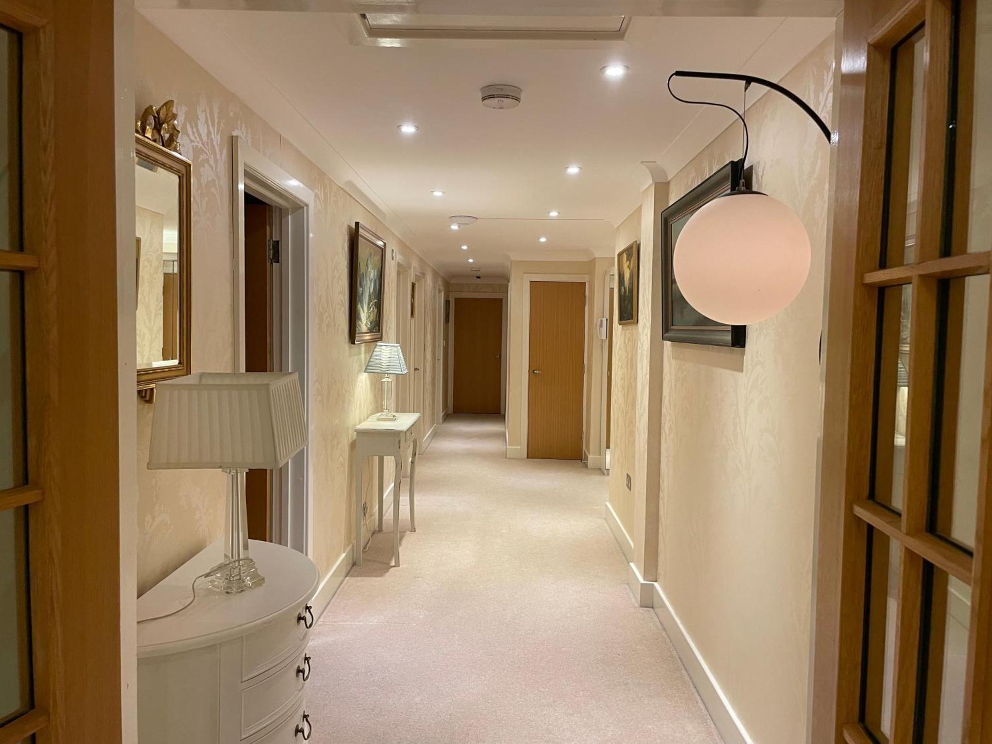 Top Floor En-Suite Double Bedrooms With Great View Of Windsor Castle & Free Parking Esterno foto
