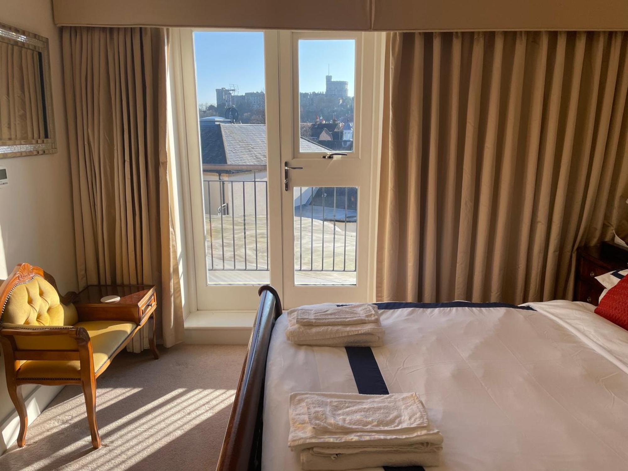 Top Floor En-Suite Double Bedrooms With Great View Of Windsor Castle & Free Parking Esterno foto