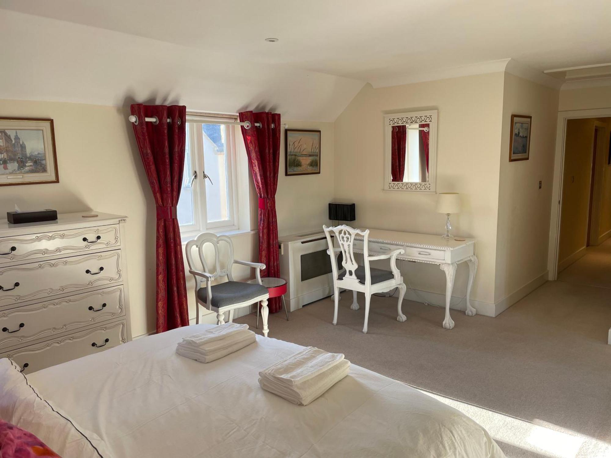 Top Floor En-Suite Double Bedrooms With Great View Of Windsor Castle & Free Parking Esterno foto