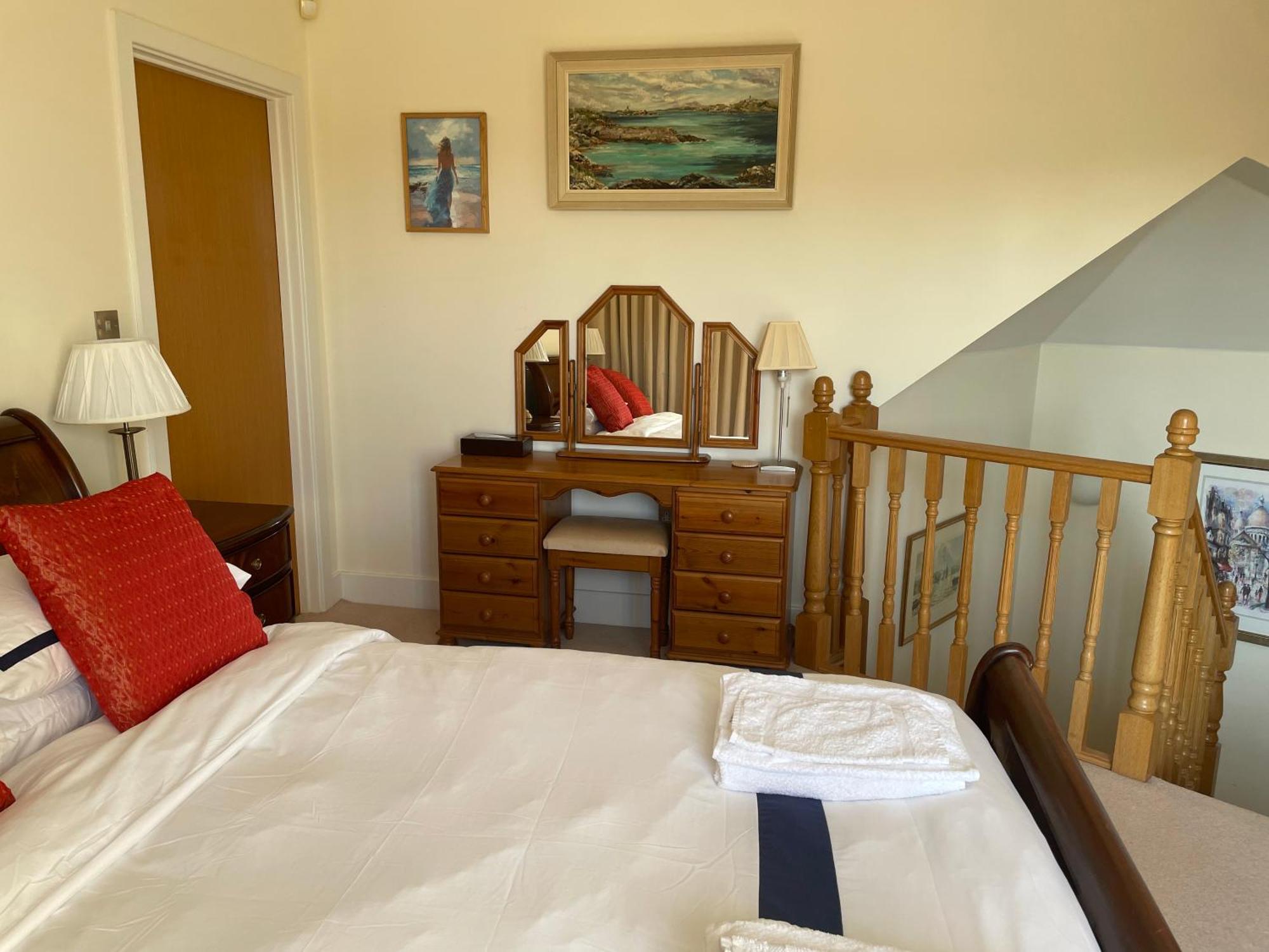 Top Floor En-Suite Double Bedrooms With Great View Of Windsor Castle & Free Parking Esterno foto