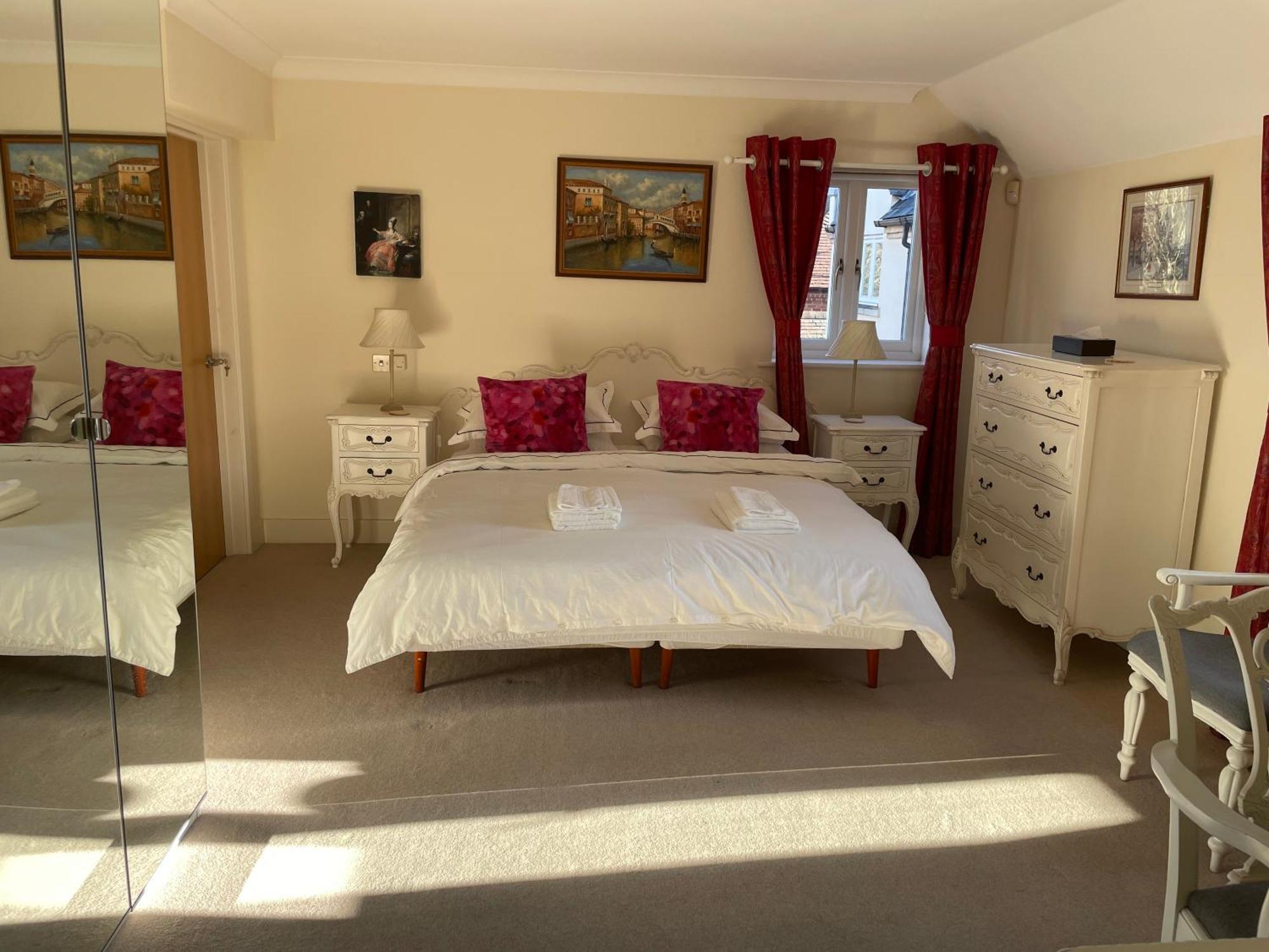 Top Floor En-Suite Double Bedrooms With Great View Of Windsor Castle & Free Parking Esterno foto