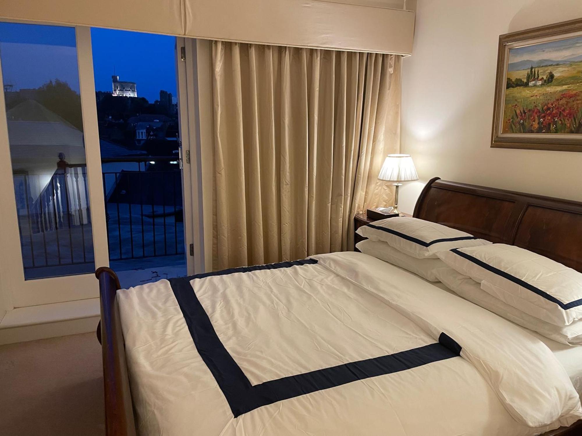 Top Floor En-Suite Double Bedrooms With Great View Of Windsor Castle & Free Parking Esterno foto
