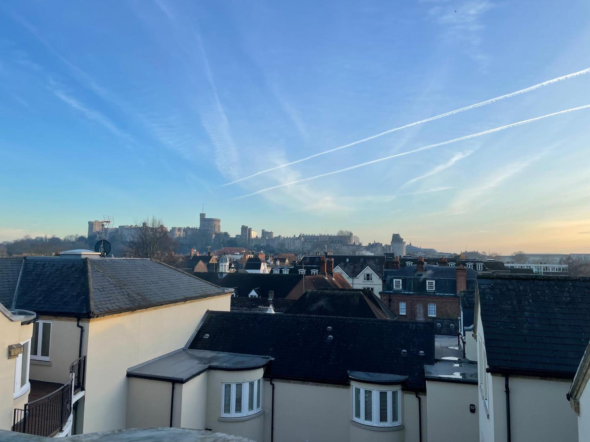 Top Floor En-Suite Double Bedrooms With Great View Of Windsor Castle & Free Parking Esterno foto