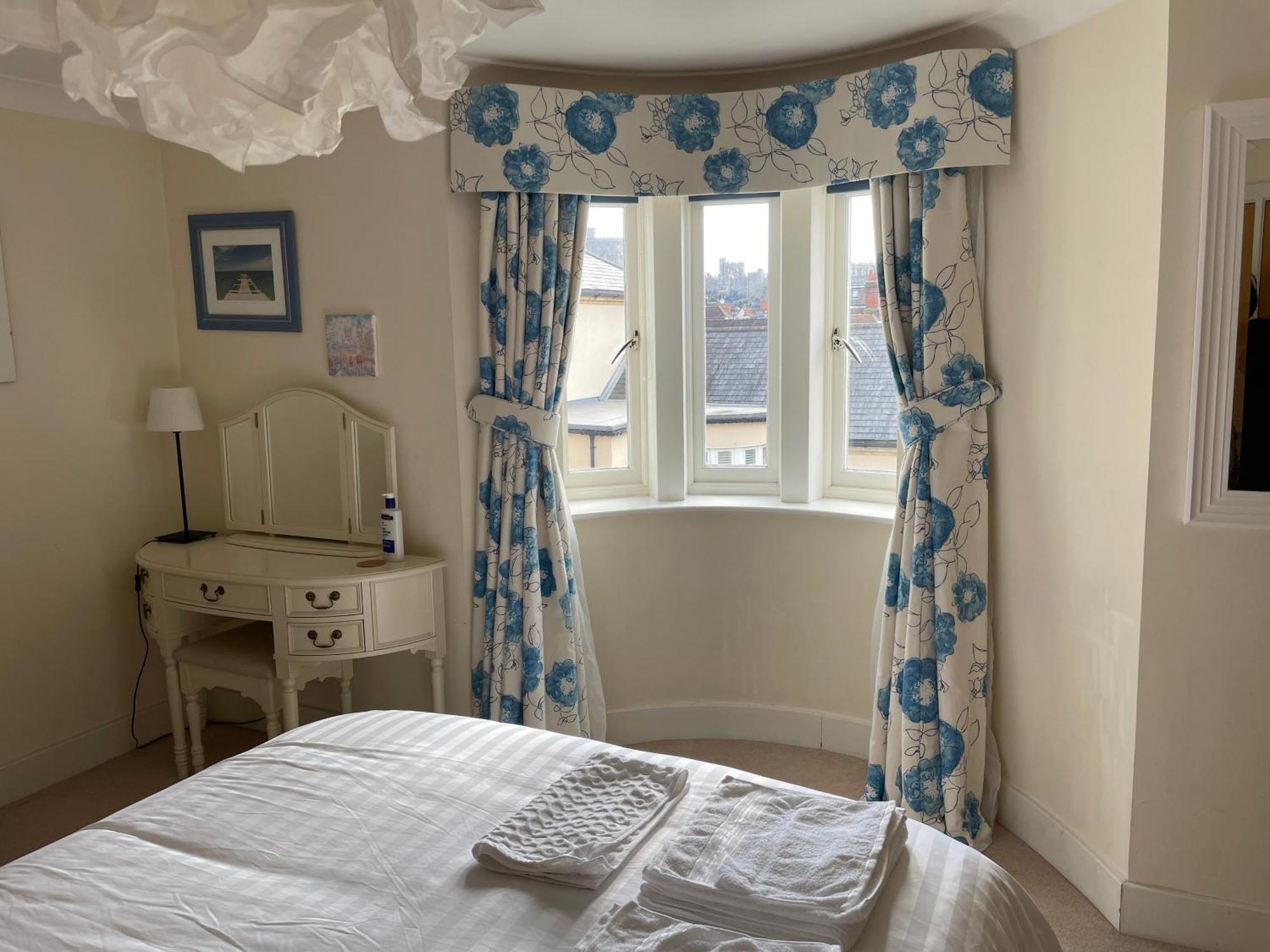 Top Floor En-Suite Double Bedrooms With Great View Of Windsor Castle & Free Parking Esterno foto