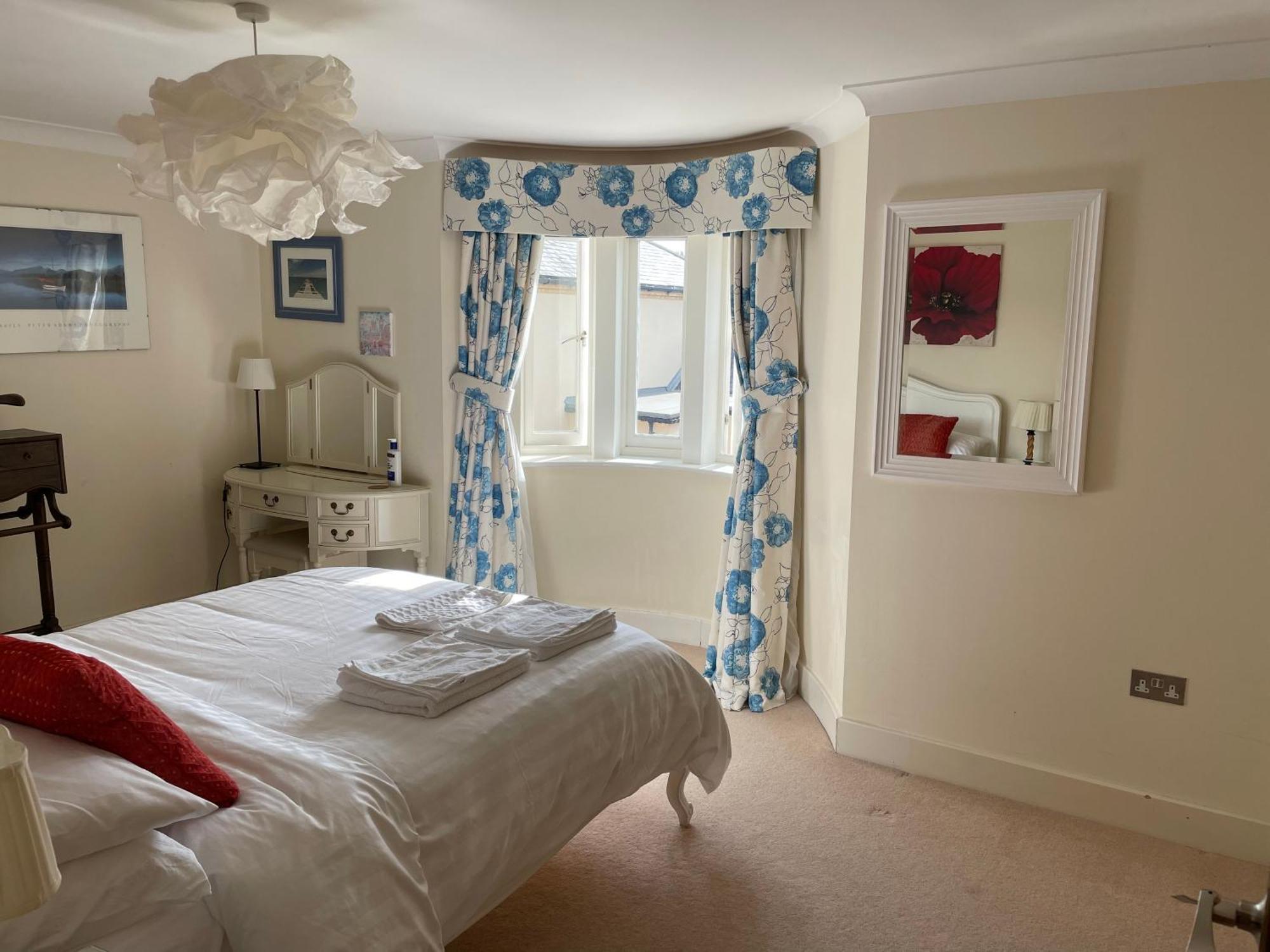 Top Floor En-Suite Double Bedrooms With Great View Of Windsor Castle & Free Parking Esterno foto